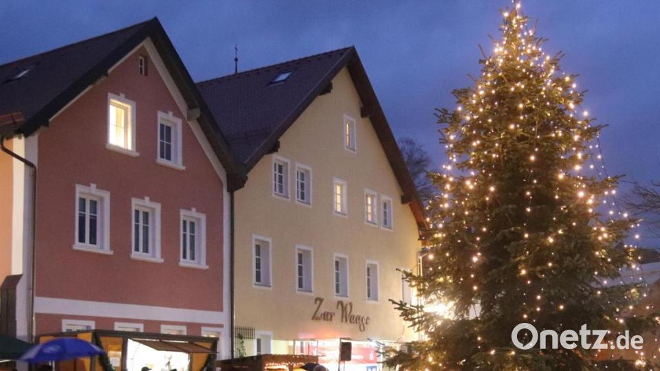 .Weihnachtliche Stimmung im Dorf. Bild: mfh