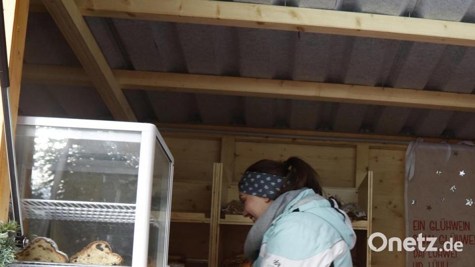 Bei der Weihnachtsbäckerei Fischer gab es Weihnachtsplätzchen, Weihnachtsstollen, Weihnachtsgebäck und immer ein weihnachtliches Lächeln. Bild: mfh