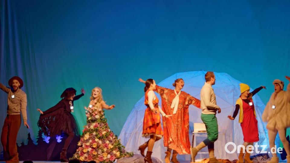 Das Münchener Agon-Theater liefert im Kettelerhaus eine Schneekönigin für die ganze Familie ab. Bild: tr