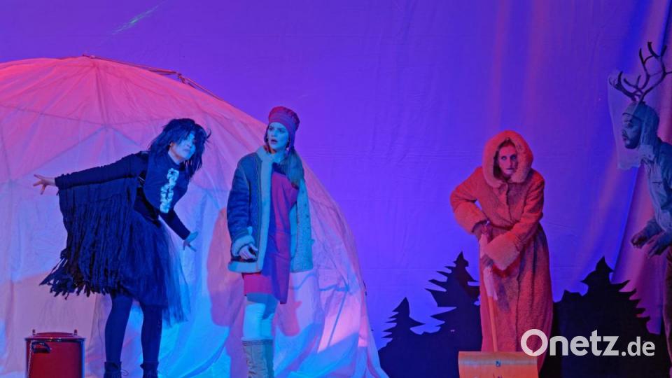 Das Münchener Agon-Theater liefert im Kettelerhaus eine Schneekönigin für die ganze Familie ab. Bild: tr