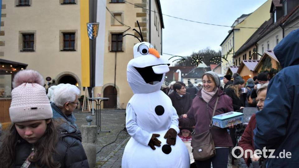 Olaf, der Schneemann, begeistert die Besucher. Bild: rgr