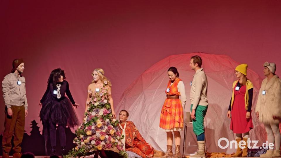 Das Münchener Agon-Theater liefert im Kettelerhaus eine Schneekönigin für die ganze Familie ab. Bild: tr