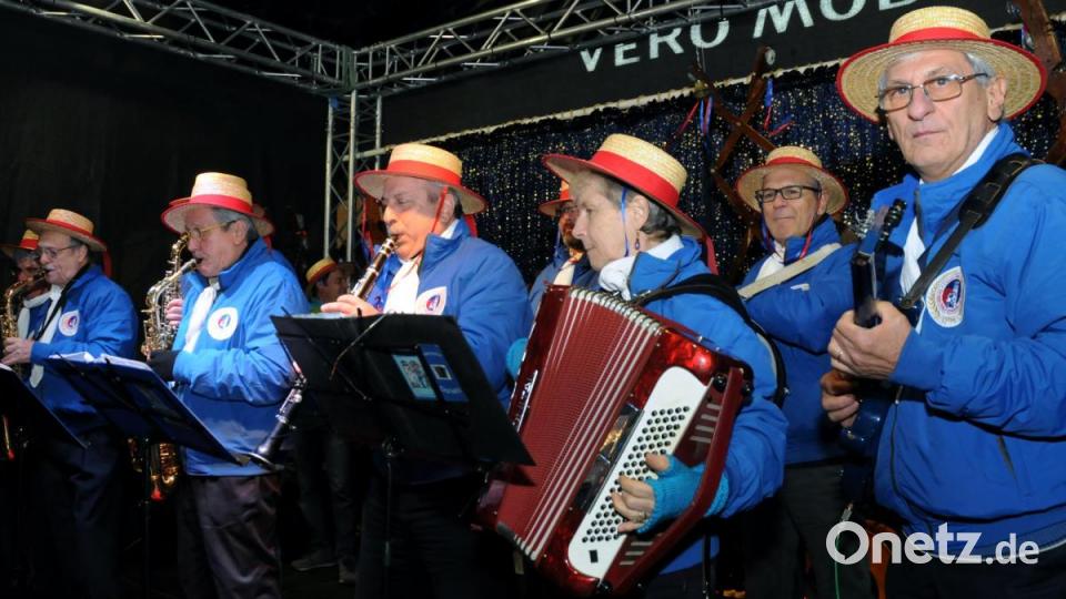 Cuori Ben Nati aus Desenzano am Amberger Weihnachtsmarkt. Bild: Stephan Huber