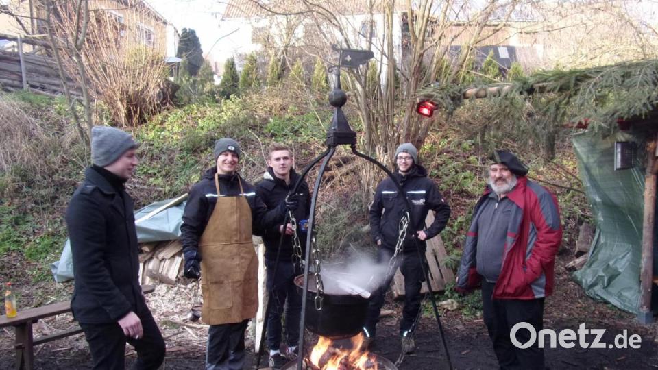 Beim Hofmarschall Sepp Dobmeier (rechts) liefen die Fäden zusammen. Er hatte alles im Griff. Bild: bnr