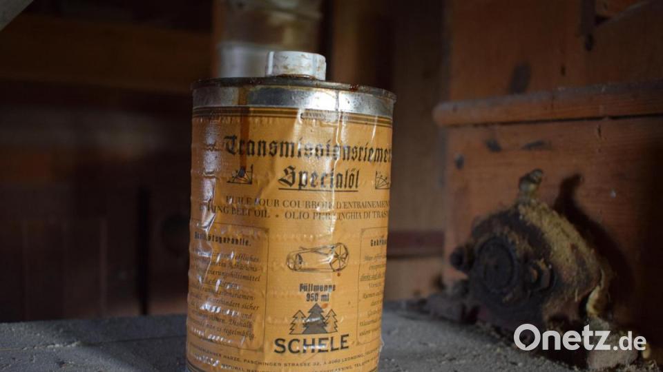 Überbleibsel vergangener Zeiten: Das Transmissionsriemen-Special-Öl. Bild: szl