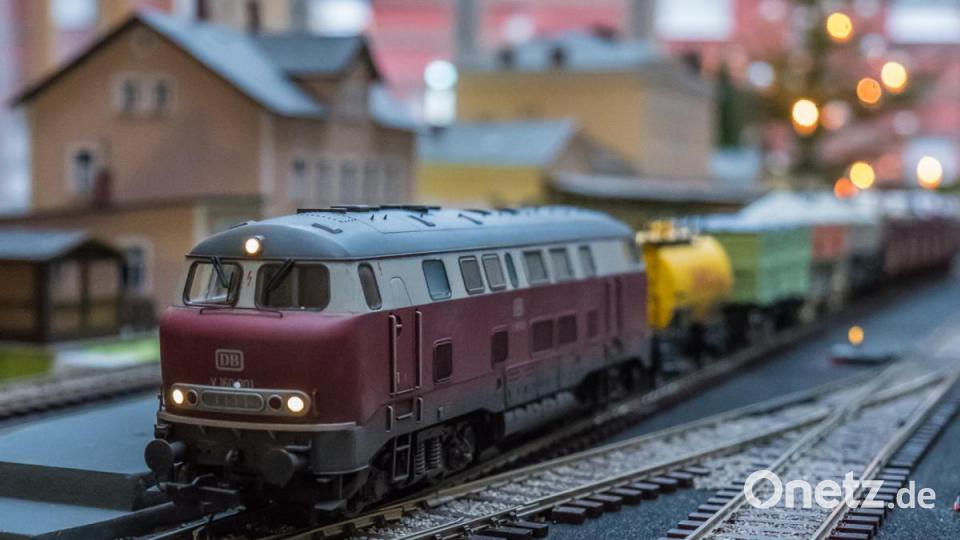 Eindrücke von der Adventsausstellung der Eisenbahnfreunde IC90. Bild: REINHOLD BUCHNER
