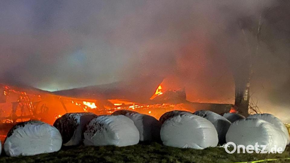 Brand eines landwirtschaftlichen Anwesens in Masch bei Waldershof. Bild: Feuerwehr Marktredwitz