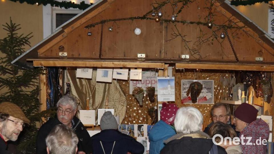 Immer umlagert: Der Stand der Künstlergruppe 81. Bild: mfh