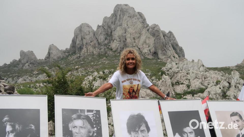 Ich hatte das Glück, gerade in den Siebzigern Pierre auf dem Filmball wiederzusehen. Er lud mich zu der Premiere in Elspe ein. Auch hierüber wird berichtet. Und auch, worüber wir uns am Kamin unterhielten... . Bild: Kunz