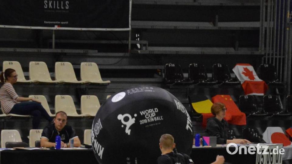 Beim Kin-Ball spielen drei Teams gleichzeitig gegeneinander. Die deutsche Mannschaft spielte unter anderem gegen Korea. Bild: exb