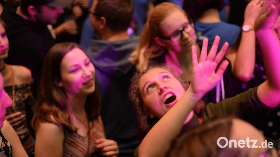 Die Funky Blues Rabbits feierten ihren 16. Bandgeburtstag im Casino-Saal in Amberg mit vielen Gästen. Bild: Andreas Brückmann