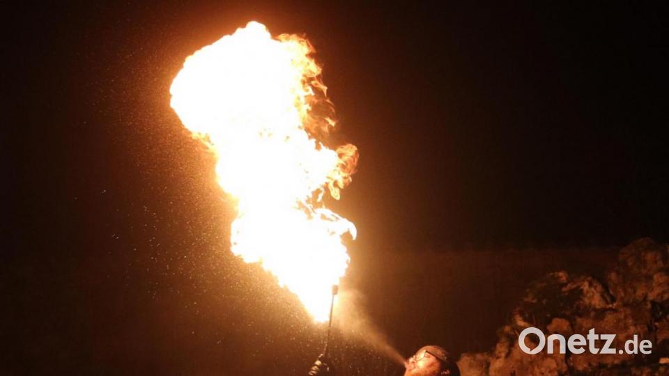 Feuerspektakel mit Ardere Lilium. Bild: mfh
