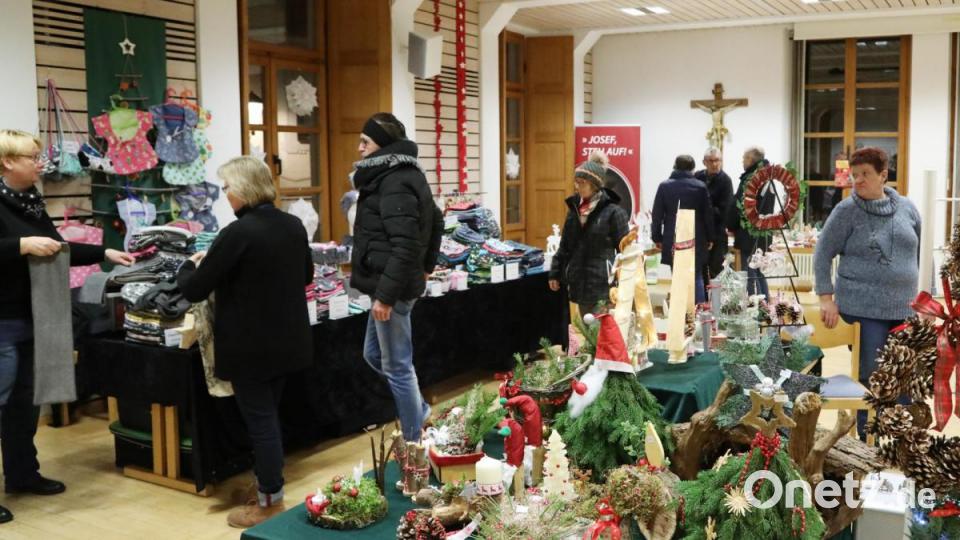 Wer noch ein kleines Weihnachtsgeschenk suchte, wurde fündig. Bild: GERHARD GOETZ