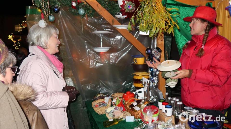 Upcycling-Produkte verpassten dem Friedenfelser Weihnachtsmarktes eine besondere Note. Bild: bsc