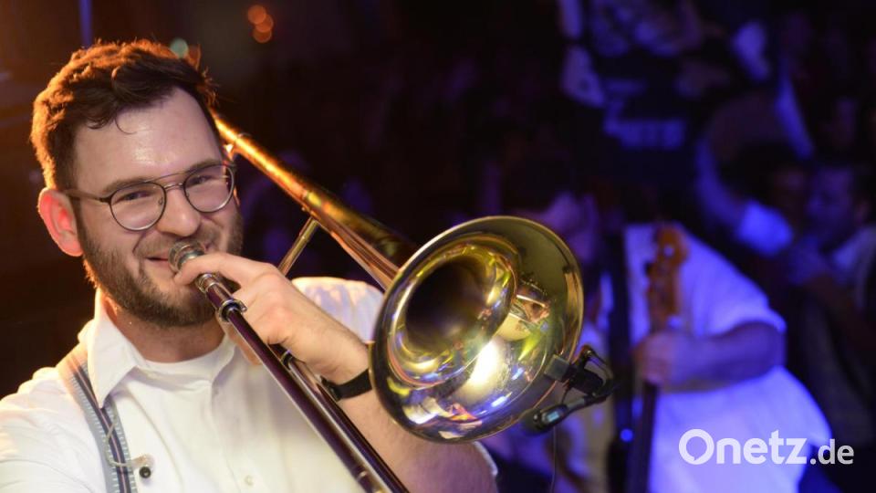 Die Funky Blues Rabbits feierten ihren 16. Bandgeburtstag im Casino-Saal in Amberg mit vielen Gästen. Bild: Andreas Brückmann