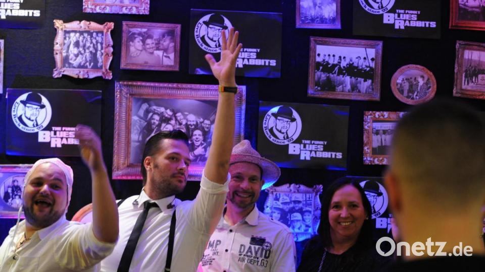 Die Funky Blues Rabbits feierten ihren 16. Bandgeburtstag im Casino-Saal in Amberg mit vielen Gästen. Bild: Andreas Brückmann