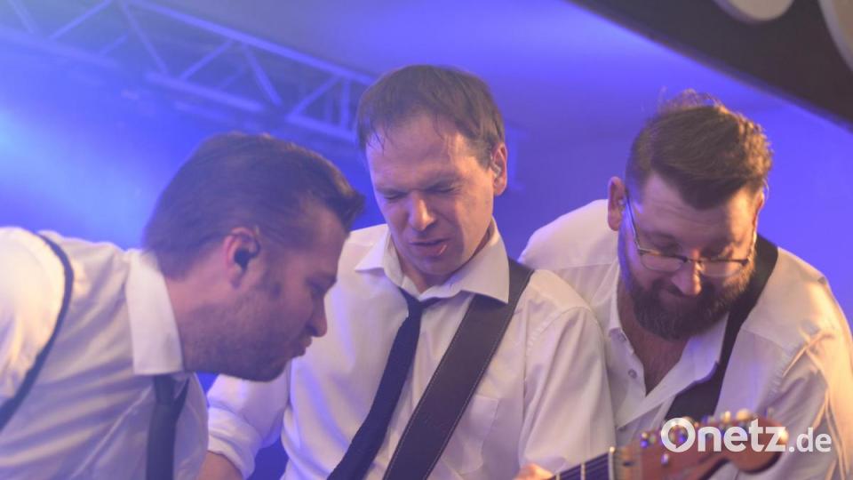 Die Funky Blues Rabbits feierten ihren 16. Bandgeburtstag im Casino-Saal in Amberg mit vielen Gästen. Bild: Andreas Brückmann