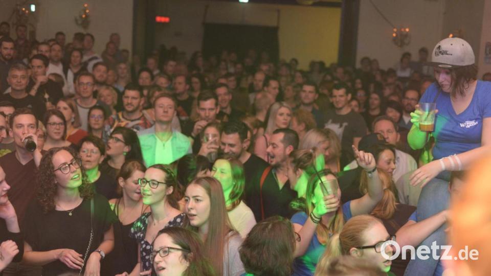 Die Funky Blues Rabbits feierten ihren 16. Bandgeburtstag im Casino-Saal in Amberg mit vielen Gästen. Bild: Andreas Brückmann