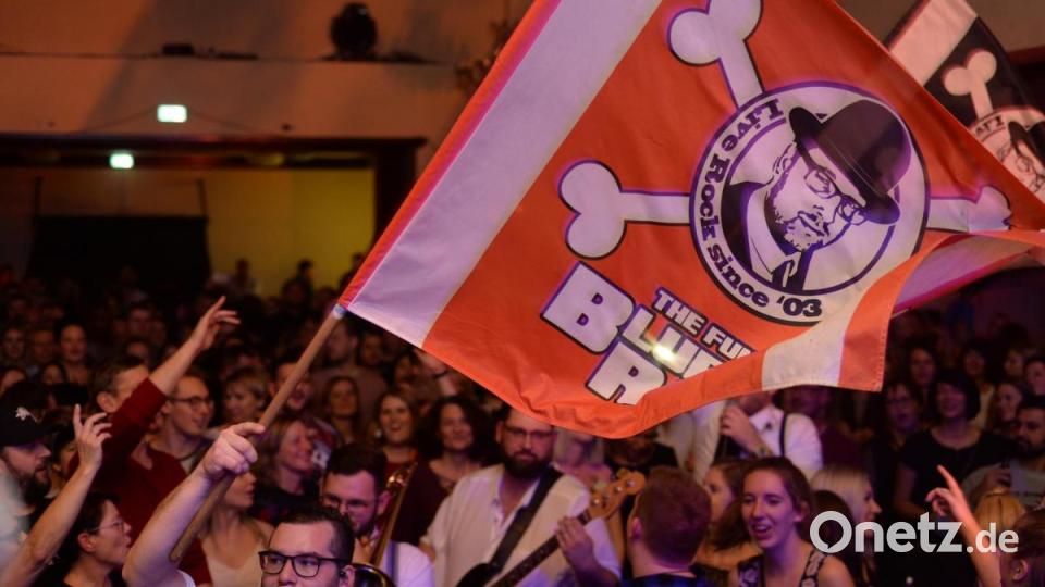 Die Funky Blues Rabbits feierten ihren 16. Bandgeburtstag im Casino-Saal in Amberg mit vielen Gästen. Bild: Andreas Brückmann