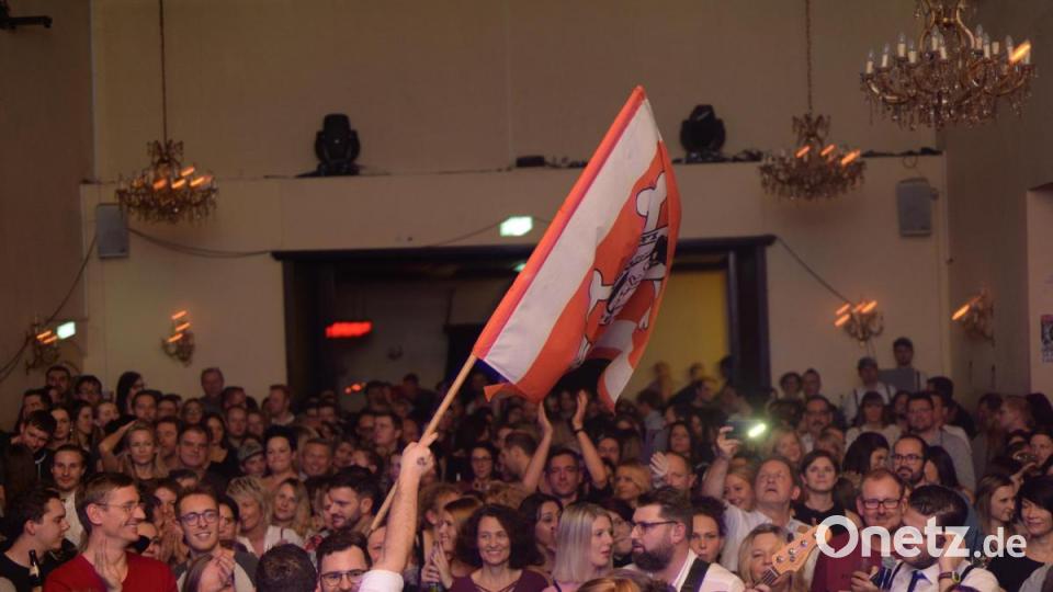 Die Funky Blues Rabbits feierten ihren 16. Bandgeburtstag im Casino-Saal in Amberg mit vielen Gästen. Bild: Andreas Brückmann