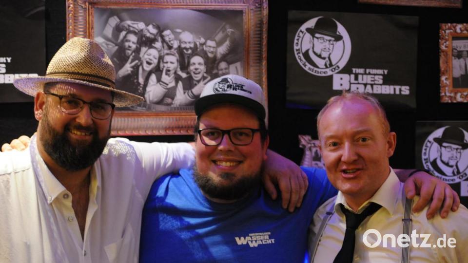 Die Funky Blues Rabbits feierten ihren 16. Bandgeburtstag im Casino-Saal in Amberg mit vielen Gästen. Bild: Andreas Brückmann