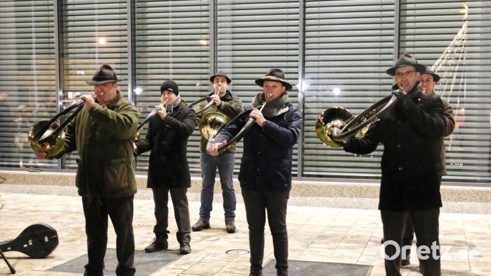 Auch die Kaibitzer Schloßbläser stießen ins Horn. Bild: JOCHEN NEUMANN 
ERBENDORF