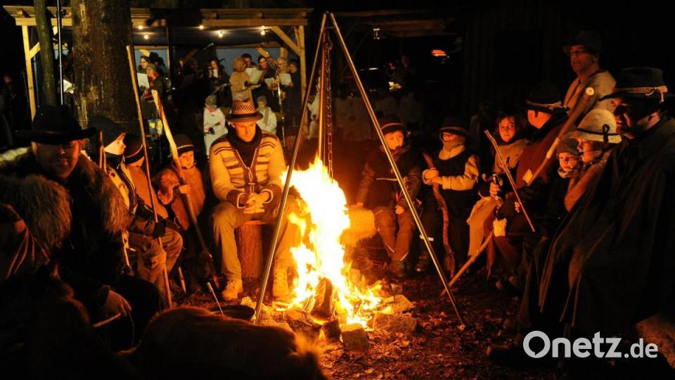 So stimmungsvoll ist die Sorghofer Waldweihnacht - das geht allen mitten ins Herz, auch ohne Schnee. Bild: gf