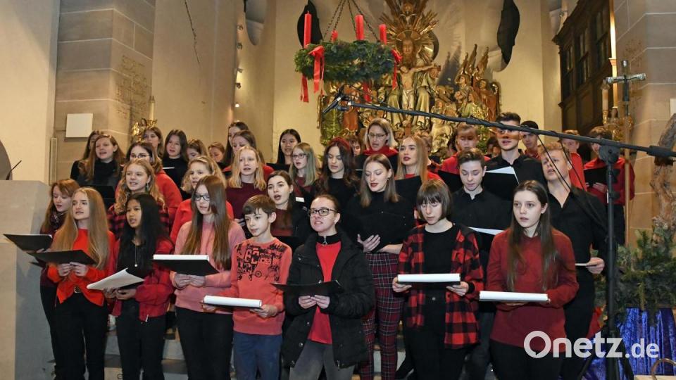 Bild: Hartl
Weihnachtskonzert 2019 vom 
Gregor-Mendel-Gymnasium in der 
Kirche Heilige Dreifaltigkeit 
Großer Chor Bild: Petra Hartl