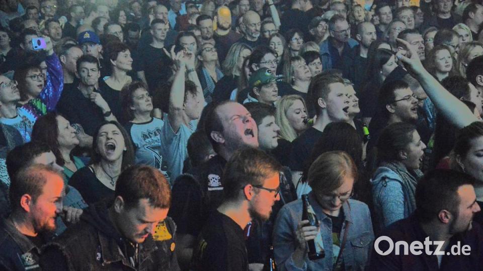 Fans außer Rand und Band. Bild: Kunz