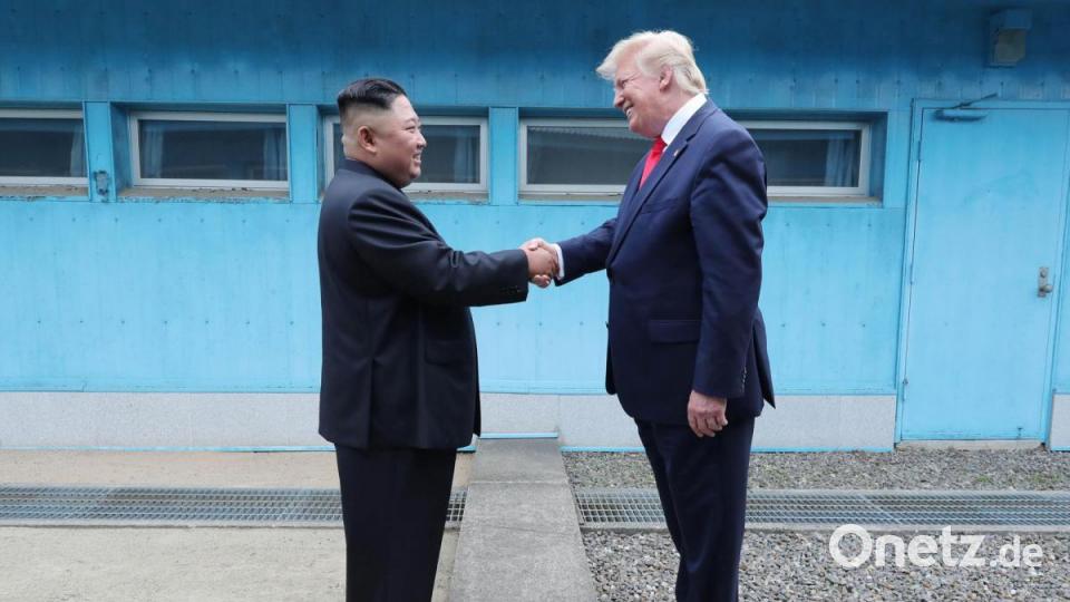 Kim Jong Un, Machthaber von Nordkorea, und Donald Trump, Präsident der USA, bei ihrem Treffen in der Demilitarisierten Zone. Bild: KCNA/dpa