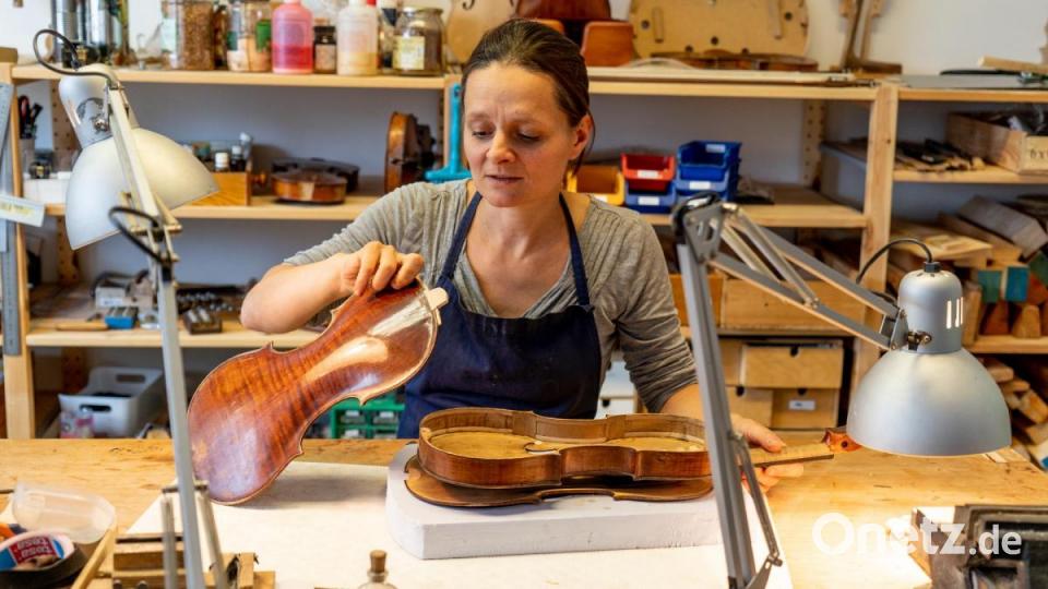 Werkstattbesuch bei Geigenbauerin Judith Bauer. Bild: Christian Gold