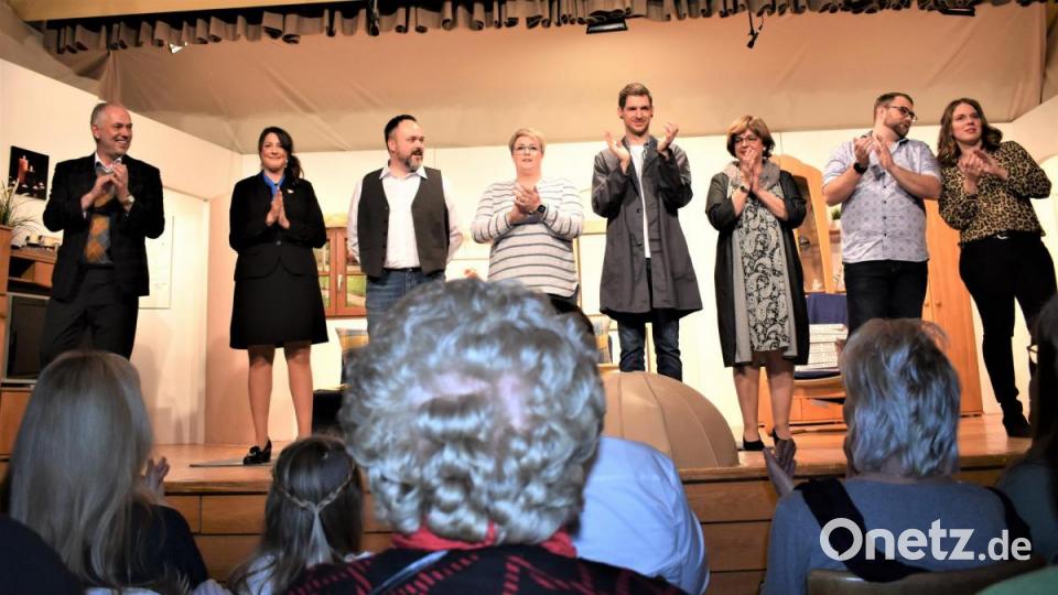 Die Katholische Theatergruppe führt das Stück &quot;Alexander Durcheinander&quot; im Grafenwöhrer Jugendheim auf. Bild: rgr