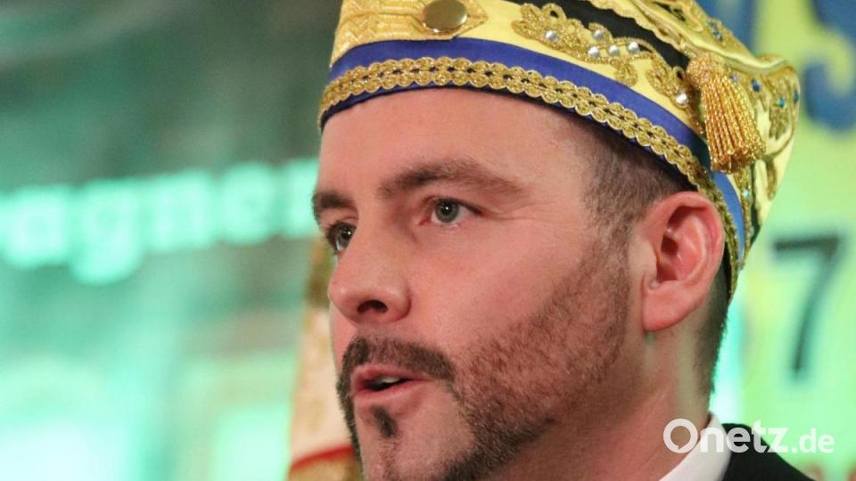 René Costantini, der Vizepräsident des Karnevalskomitees der Stadt Eschweiler überbrachte die Grüße der Partnerstadt und freut sich schon auf den Gegenbesuch der Knappnesia. Bild: mfh