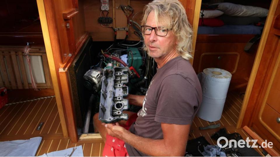 Wartungsarbeiten am Motor übernimmt Horst Mösbauer natürlich selbst. Bild: Lisa und Horst Mösbauer/exb