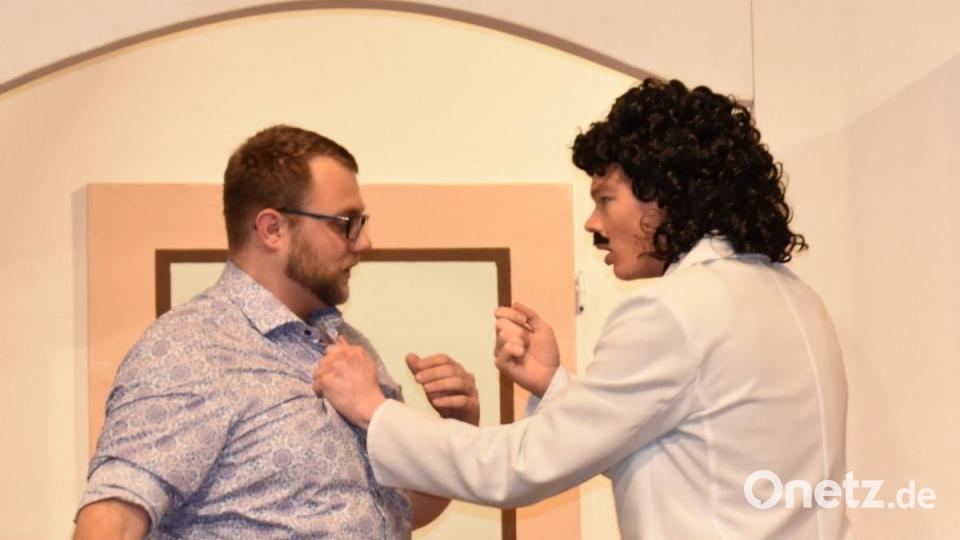Die Katholische Theatergruppe führt das Stück &quot;Alexander Durcheinander&quot; im Grafenwöhrer Jugendheim auf. Bild: rgr