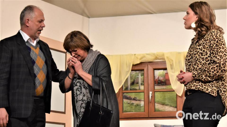 Die Katholische Theatergruppe führt das Stück &quot;Alexander Durcheinander&quot; im Grafenwöhrer Jugendheim auf. Bild: rgr