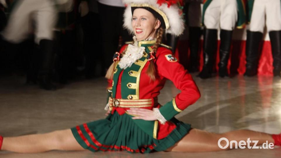 Alina Sager, Funkenmariechen der Narrenzunft aus Eschweiler, begeisterte mit ihrem Auftritt Bild: mfh
