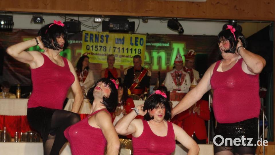 Immer ein Garant für tosenden Applaus: Das Männerballett der Knappnesia. Bild: mfh