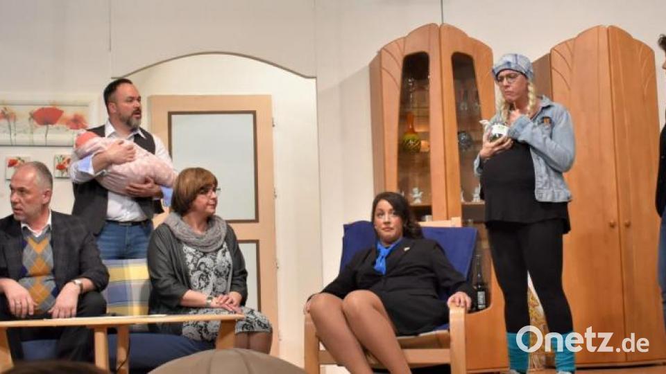 Die Katholische Theatergruppe führt das Stück &quot;Alexander Durcheinander&quot; im Grafenwöhrer Jugendheim auf. Bild: rgr