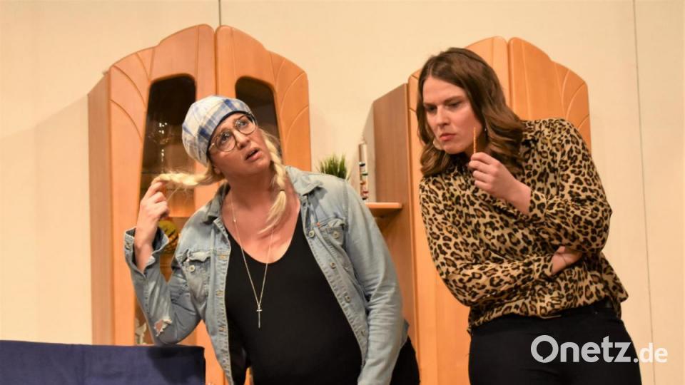 Die Katholische Theatergruppe führt das Stück &quot;Alexander Durcheinander&quot; im Grafenwöhrer Jugendheim auf. Bild: rgr