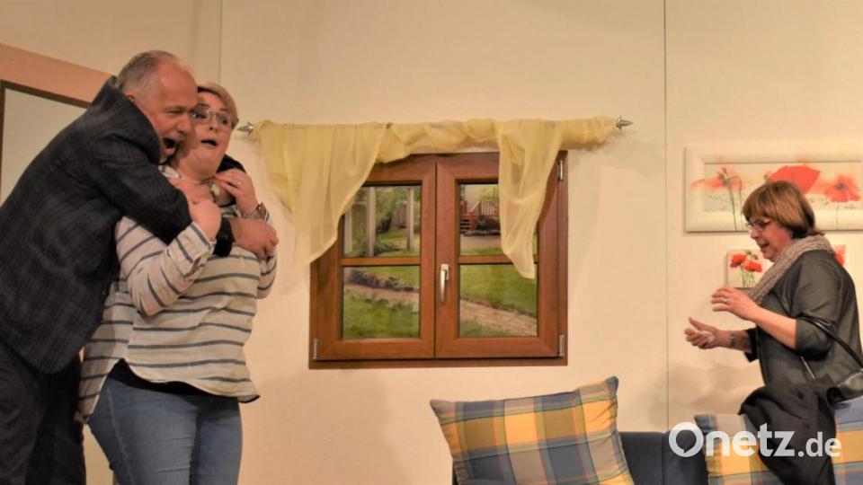 Die Katholische Theatergruppe führt das Stück &quot;Alexander Durcheinander&quot; im Grafenwöhrer Jugendheim auf. Bild: rgr