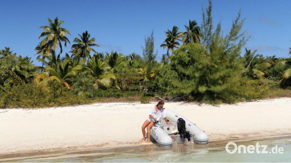 Das Schlauchboot ist täglich im Einsatz, um an Land zu gehen. Bild: Lisa und Horst Mösbauer/exb