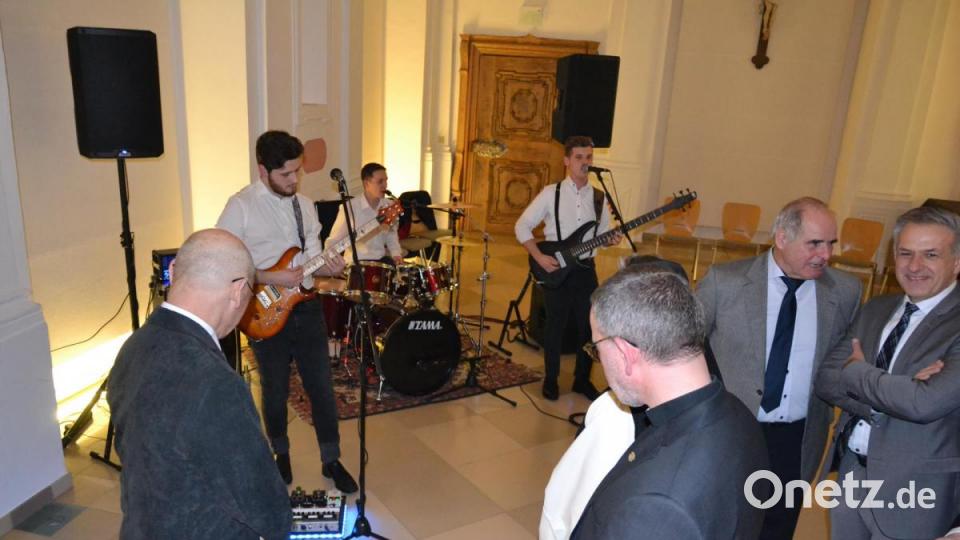 Für schmissige Musik sorgten die Birner-Buddyboys aus Waldsassen und Umgebung. Bild: pz