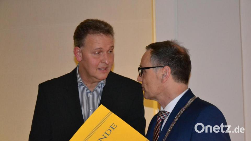 Robert Christ (links) und Bürgermeister Bernd Sommer. Bild: pz