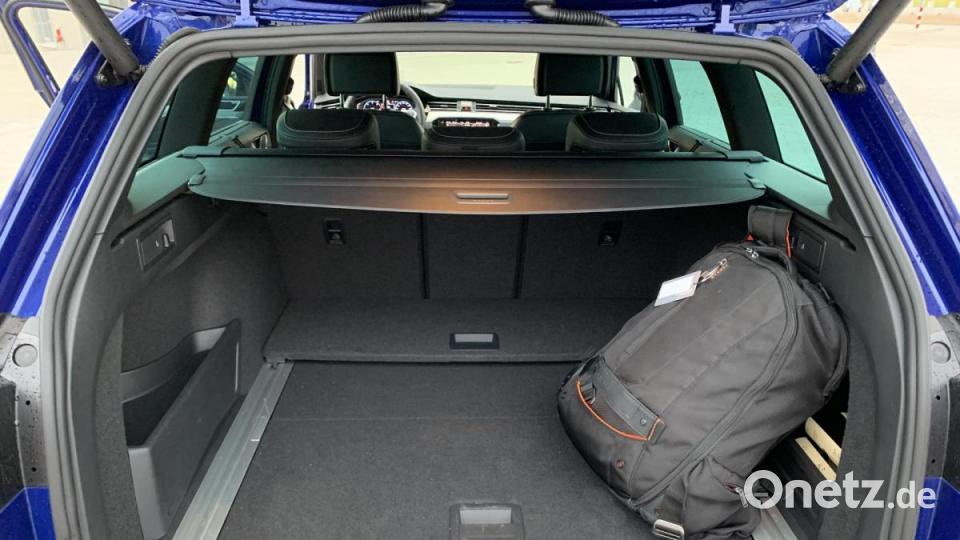 Die Sprachsteuerung reagiert deutlich intelligenter, und das Head-up-Display kommt ohne Plastikscheibe aus. Bild: Michael Ascherl