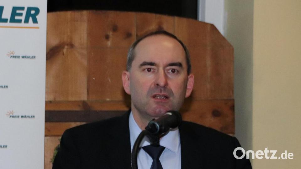 MdL Hubert Aiwanger ist seit November 2018 stellvertretender Ministerpräsident von Bayern sowie Staatsminister für Wirtschaft, Landesentwicklung und Energie im Kabinett Söder. Er ist Bundesvorsitzender des Bundesverbandes Freie Wähler und war von 2008 bis 2018 Fraktionsvorsitzender der Freien Wähler im Bayerischen Landtag. Bild: Thomas Dobler