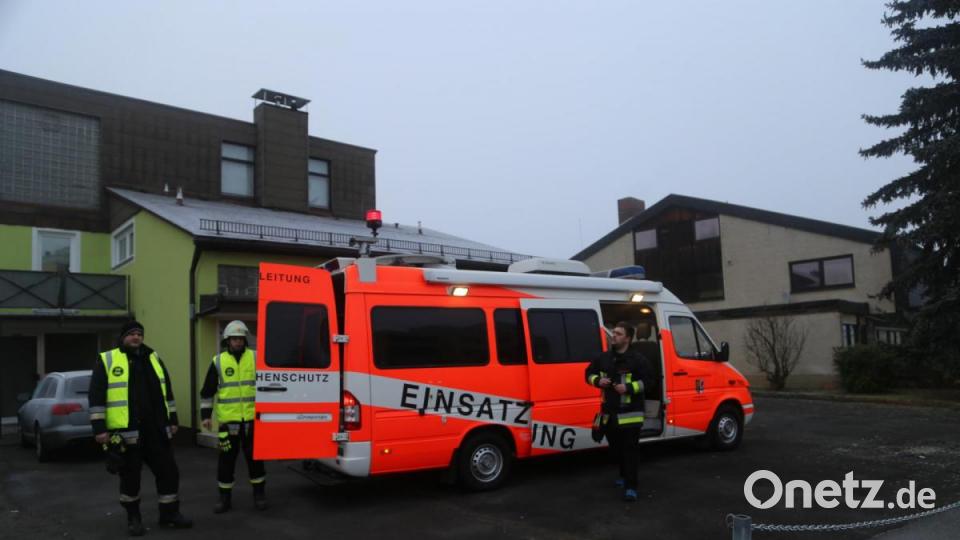 Zu einem Wohnungsbrand kam es am Sonntagmorgen in einem Wohnblock in Mitterteich. Bild: rw