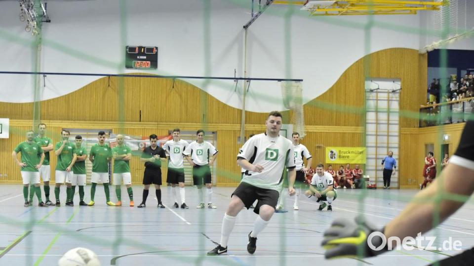 SR-Gruppe Amberg (weiß) gegen die DJK Amberg. Bild: Hubert Ziegler