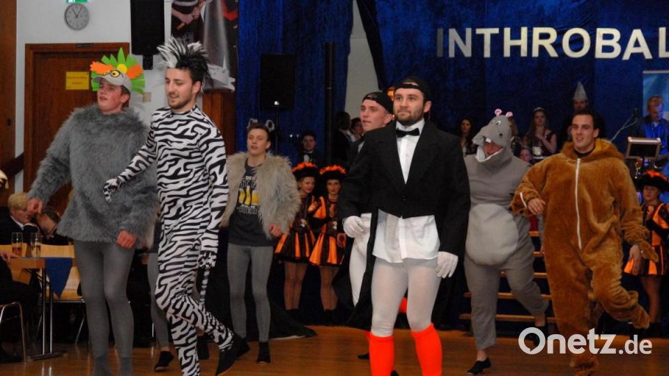 &quot;Madagaskar&quot; lautete das Thema des Showtanzes des Hofstaats. Bild: gbj
