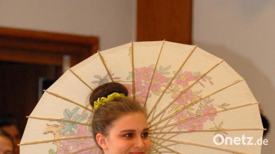 Funkenmariechen Alisha Höfler als Geisha. Bild: gbj